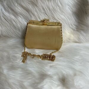 Jessica Mc Clintock gold satin evening clutch with gold tone strap